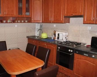 Chill House - Miskolc - Kitchen