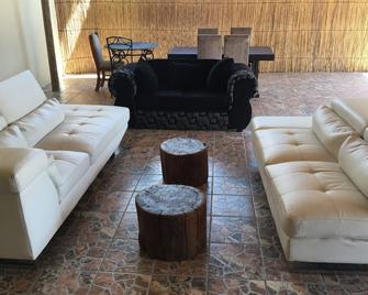 Athoma Guest House - Shakawe - Living room