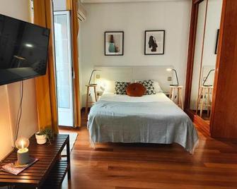 Apartamentos Madrid Atocha - Madrid - Habitación