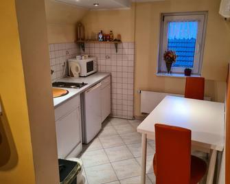 Small 3-room apartment for families, fitters and, of course, individuals - Wiedemar - Küche