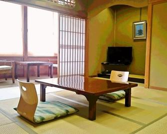 Mitsuwa Ryokan - טויואוקה - חדר אוכל