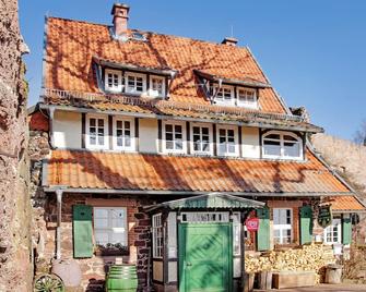 Apartment 'Ferienwohnung Eichendorff' with Balcony and Wi-Fi - Nordhausen - Budynek