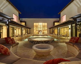 Royalton CHIC Punta Cana, An Autograph Collection Resort & Casino – Adults Only - Punta Cana - Pool