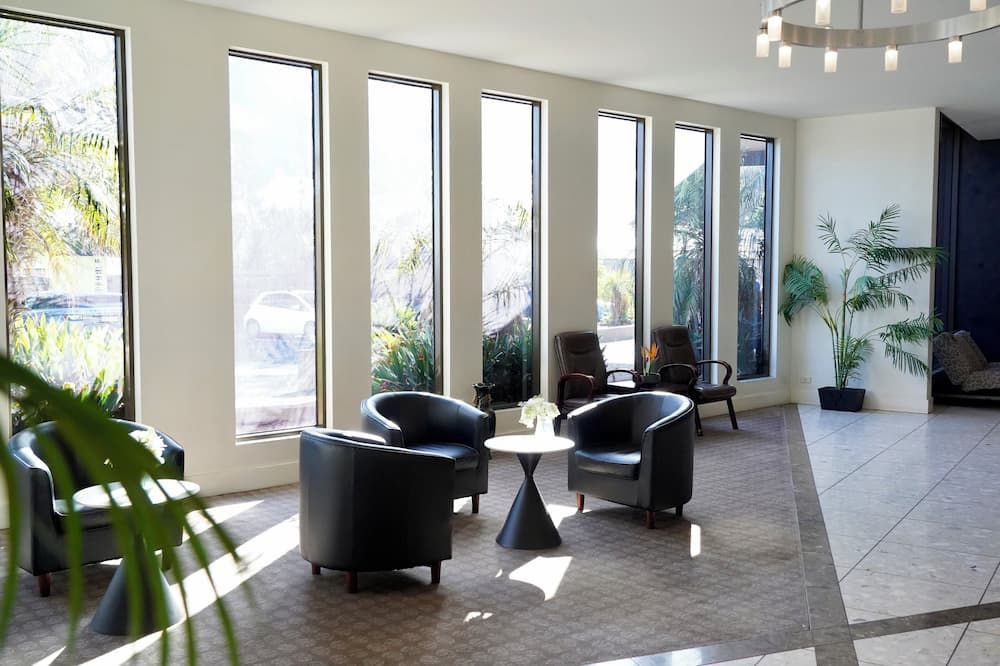 Golden Pebble Hotel thumbnail 2