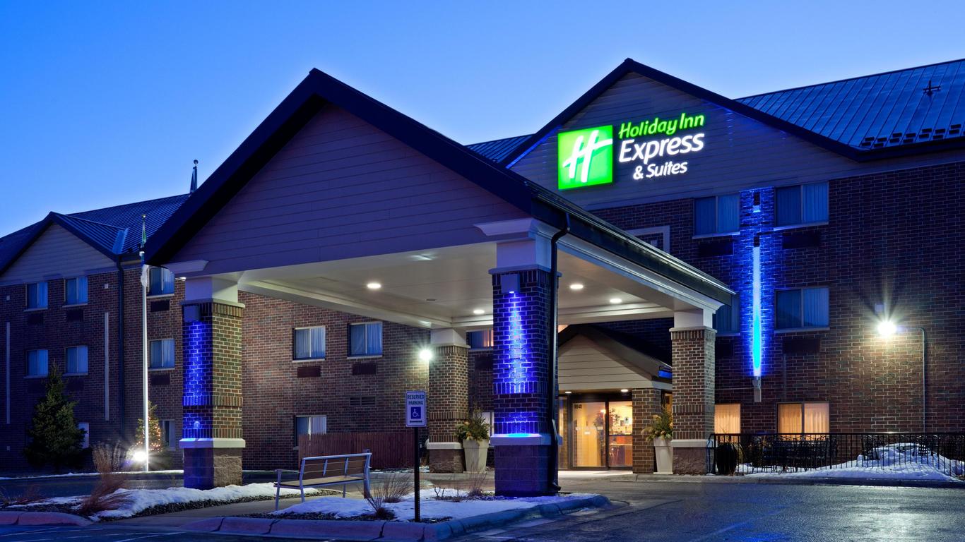 Holiday Inn Express & Suites St. Paul - Woodbury