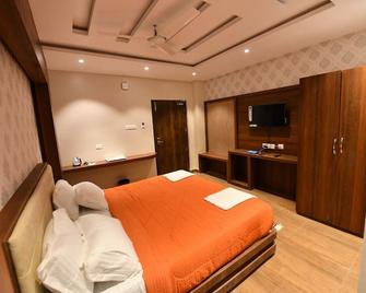 Hotel Hello - Bhadrak - Bedroom