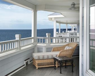 Madison Beach Hotel, Curio Collection by Hilton - Madison - Balkón