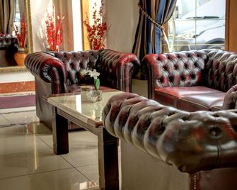 Best Western London Ilford Hotel - Ilford - Lounge