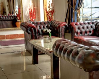 Best Western London Ilford Hotel - Ilford - Lounge