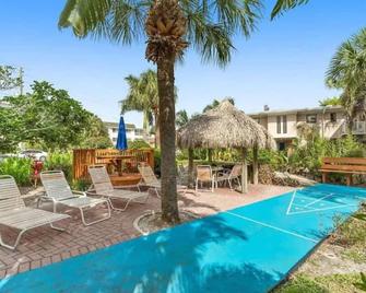 Tropical Courtyard Paradise on St. Pete Beach - Saint Pete Beach - Pool