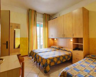 Hotel Canova - Jesolo - Bedroom