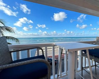 The Sunset Stay Bnb - Nassau - Balcony