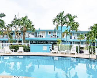 The Bayside Inn & Marina - Treasure Island - Pool