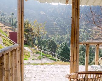 V Resorts Glamwood Dhanaulti - Dhanaulti - Balcón