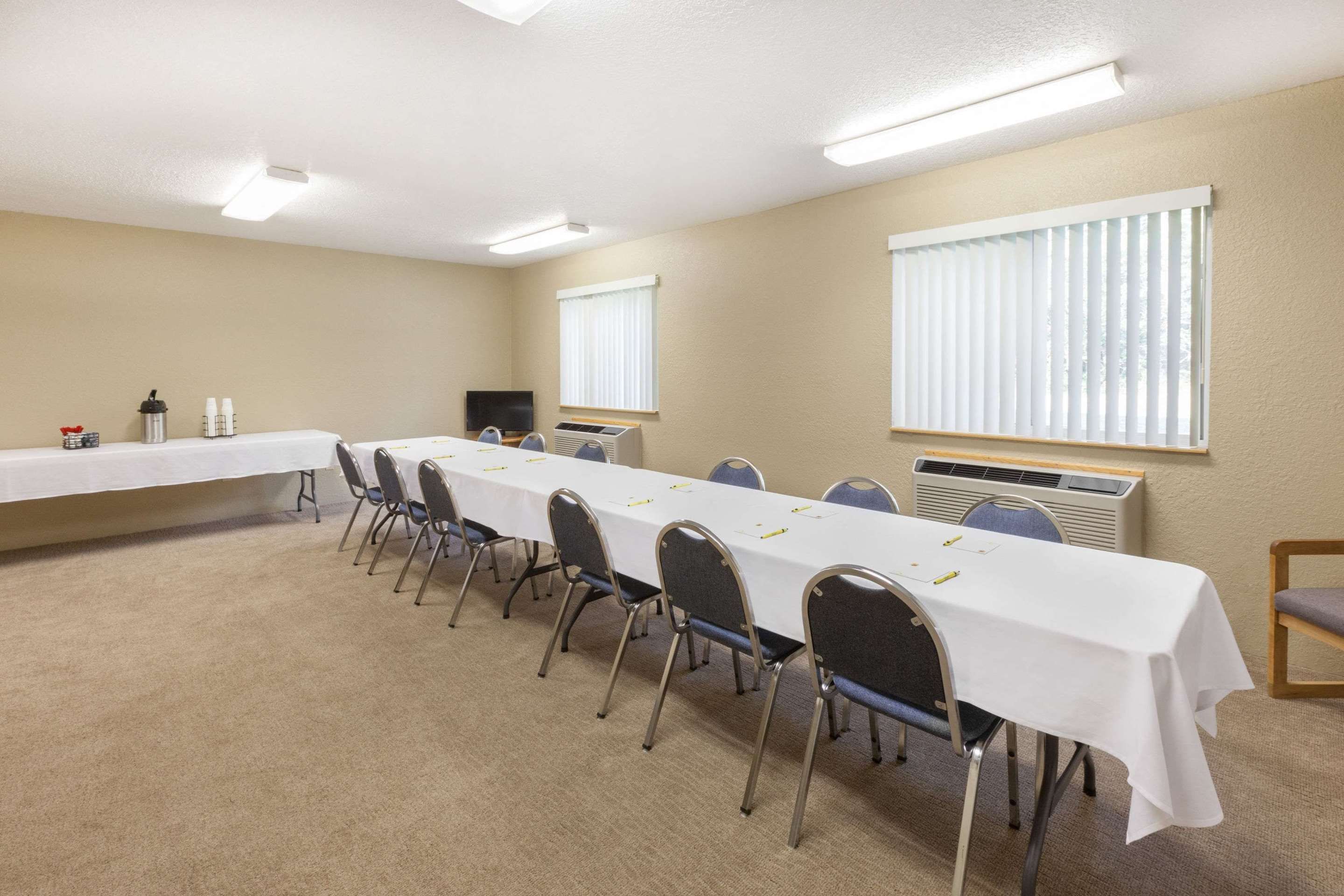 Conference room view of Super 8 by Wyndham Grayling