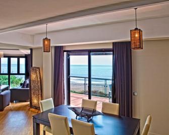 Casas del Mar Boutique - Estepona - Eetruimte