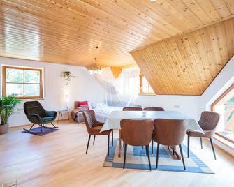 Bright apartment \'In the Green\' for 6-8 people near Lake Constance - Hüttenreute - Comedor
