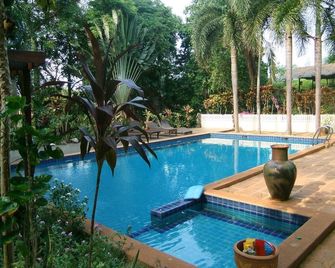 Coconut Villa - Ko Mak - Bazén