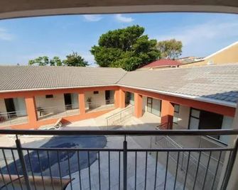 Ubuntu B and B - East London