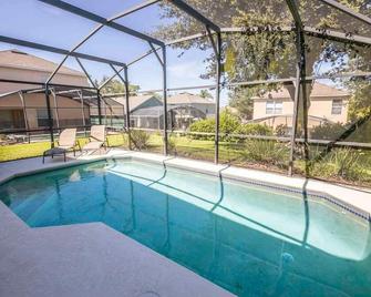 Nick's Southern Dunes Vacation Home - Haines City - Pool