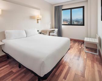 B&B Hotel Granada Estacion - Granada - Bedroom