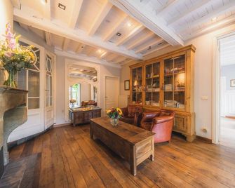 Number 11 Exclusive Guesthouse - Bruges