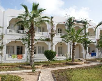 فندق وسبا نادي الشمس في جربة - حومة السوق - مبنى