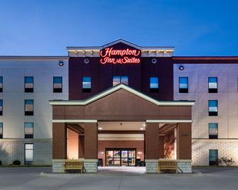 Hampton Inn & Suites Dodge City - Dodge City - Building