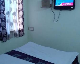 Hotel Krishna Grand Inn - Guntūr - Habitación