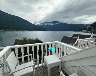 Hofslund Fjord Hotel - Sogndal Haukasen - Balkon