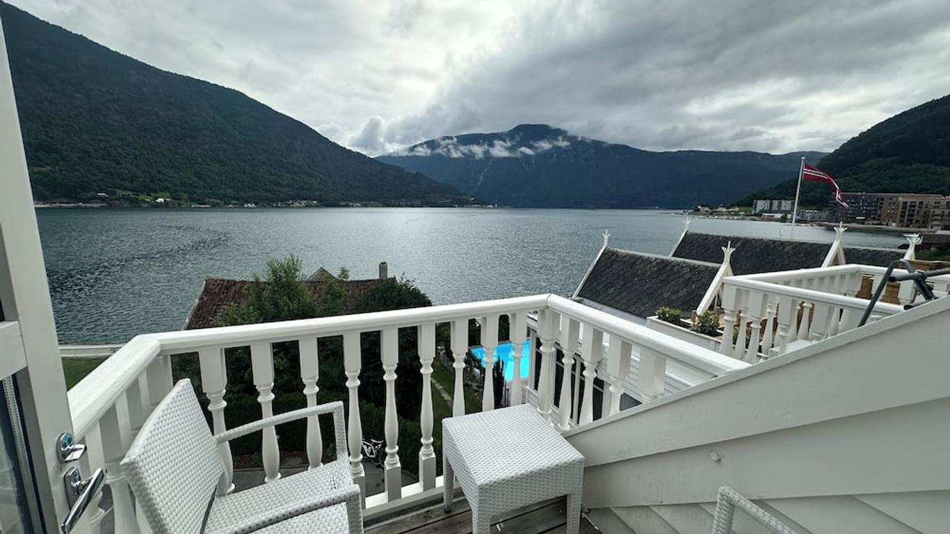 Hofslund Fjord Hotel