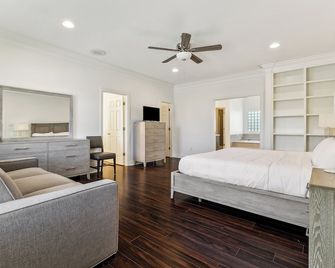 Huge 4 Bedroom House Near Lake Ponchartrain - Metairie - Bedroom