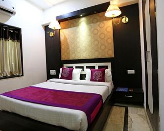 Hotel Laxman Resort by The Golden Taj Group &Hotels - Agra - Bedroom