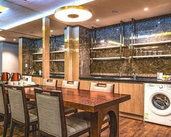 The Pora Suites - Geoje