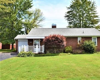 Ranch near Conneaut Lake, Pymatuning Lake, and Lake Erie - Meadville