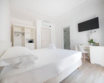 Hotel Continental - Pietra Ligure