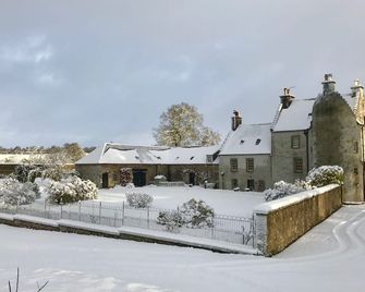 Old Newton of Doune is a small castle near Doune in the centre of Scotland. - Doune - Building