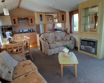 3-bedroom chalet with exquisite sea views in charming Ardmore with WiFi - Ardmore - Salon