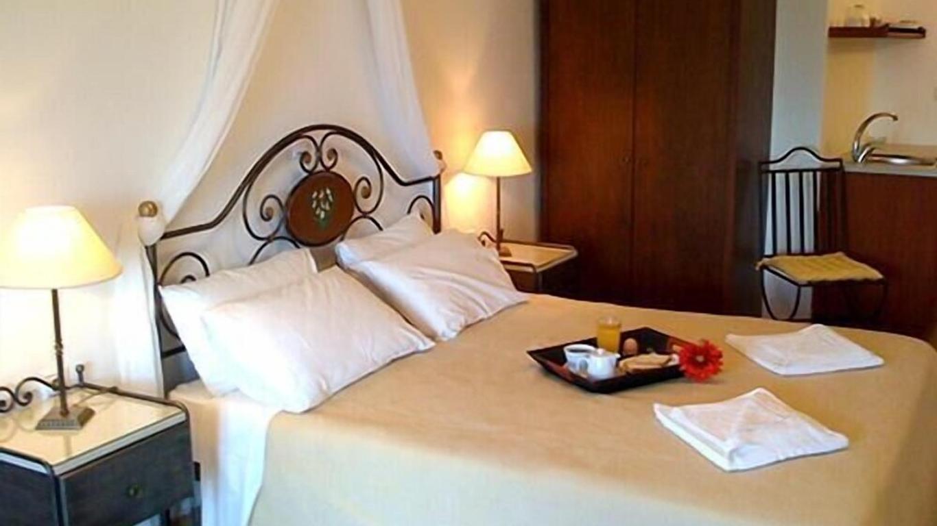Kekrifalia Hotel