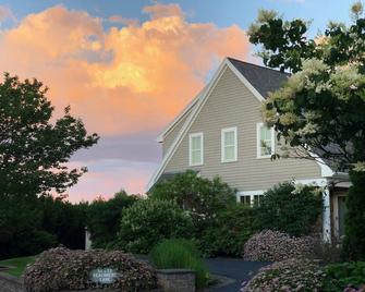 Stunning Ogunquit Home - Walk to Everything! - Ogunquit - Building