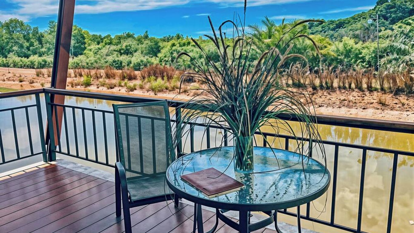 Capital O 729 Amantra Lake View Resort