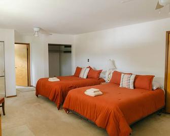 Lodge on top of Behr Brewing. Close to Cape May and Wildwood - Cape May - Bedroom
