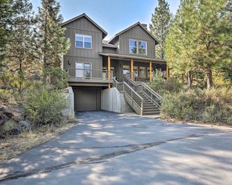 Stunning Bend Retreat 20 Mi to Mt Bachelor! - Bend - Building