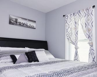 Welcoming 2br Apt in Providence Near Downtown - Providence - Bedroom