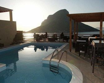 Kalymnos Village - Masouri - Piscina