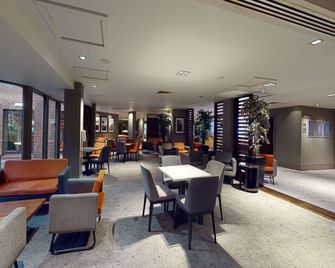 Village Hotel Swindon - Swindon - Resepsjon