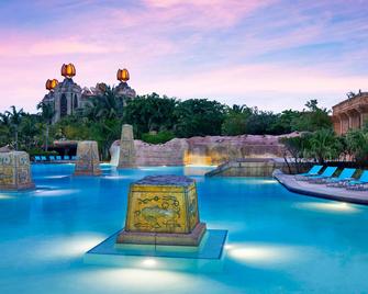 The Coral at Atlantis - נאסאו - בריכה