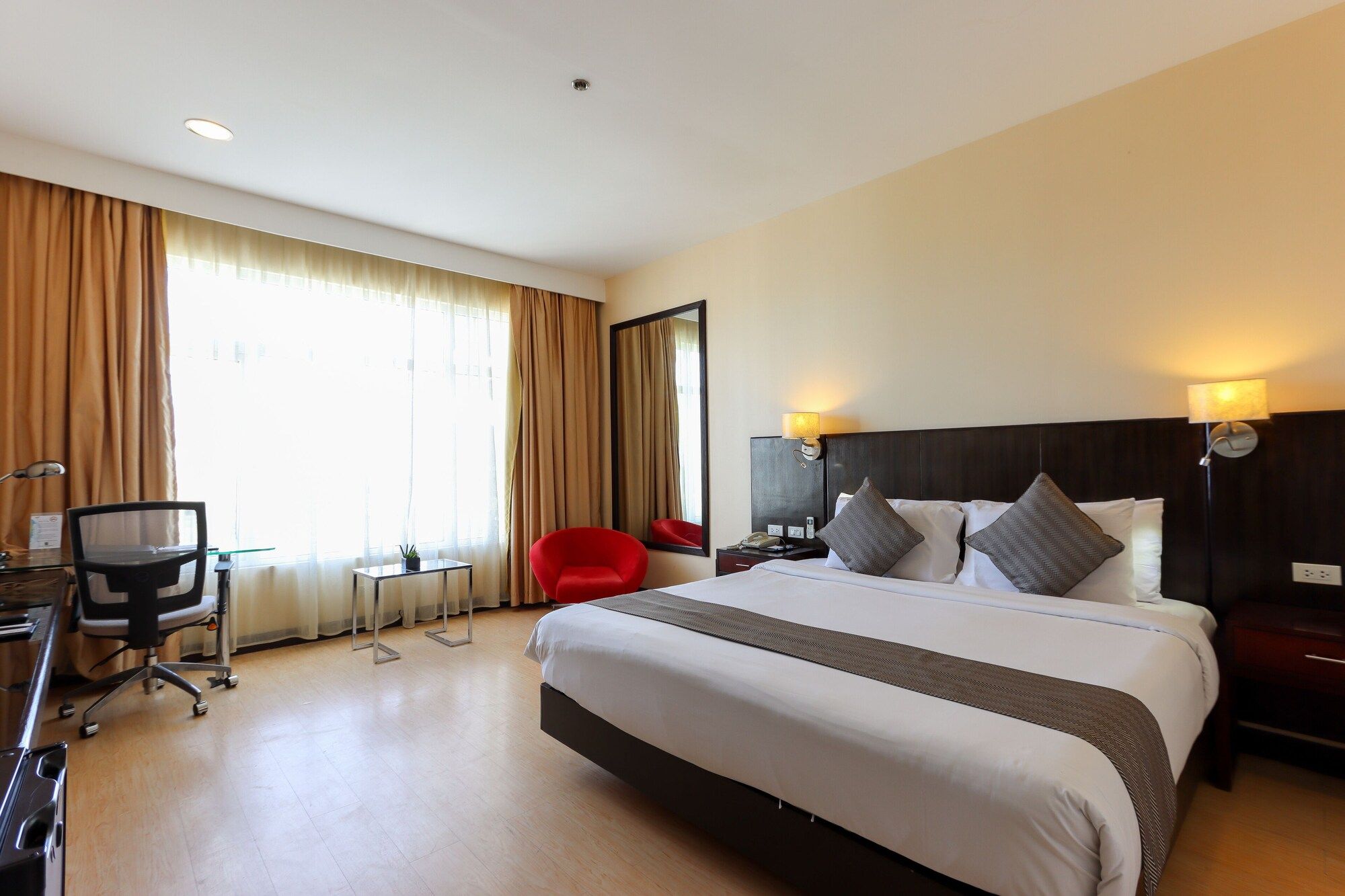 Paseo Premiere Hotel - Santa Rosa - Schlafzimmer
