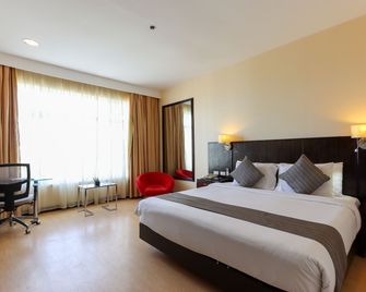 Paseo Premiere Hotel - Santa Rosa - Bedroom