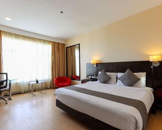 Paseo Premiere Hotel - Santa Rosa - Schlafzimmer